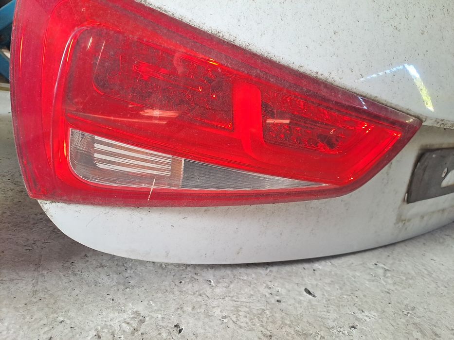 Tampa da mala completa e parachoques Audi A1 2012