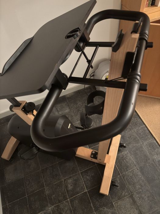 Bicicleta em madeira de faia.