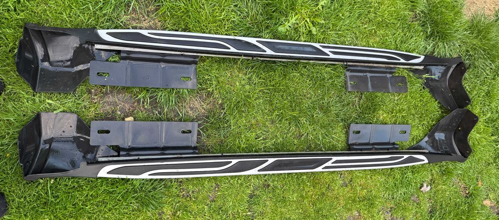 Listwy progowe stopnie Jeep Grand Cherokee wk2