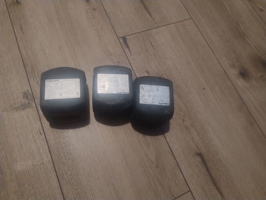 Baterie HILTIl   3*14,4 3,3Ah  uszkodzone