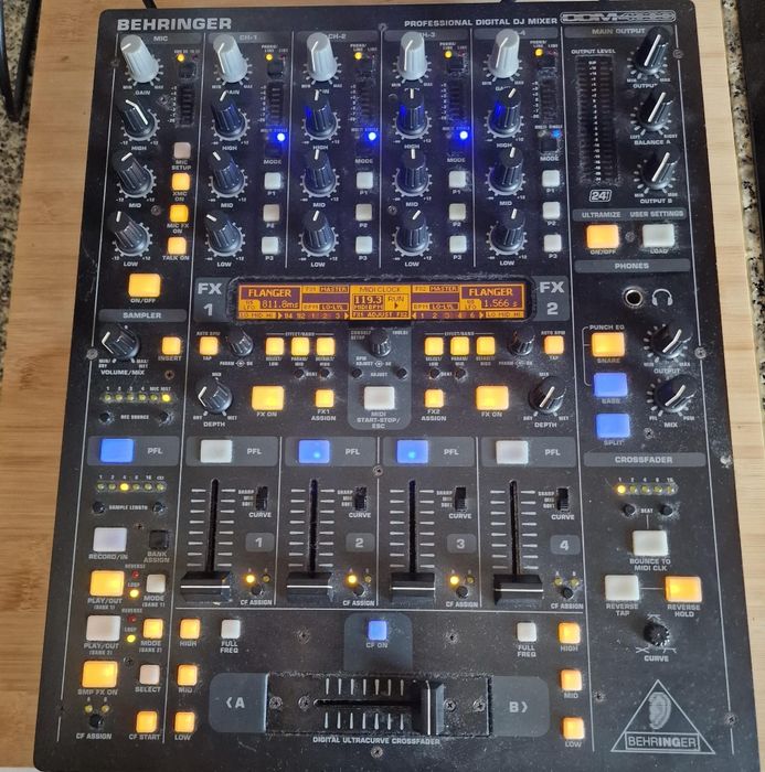 Behringer ddm 4000 profissional digital dj mixer