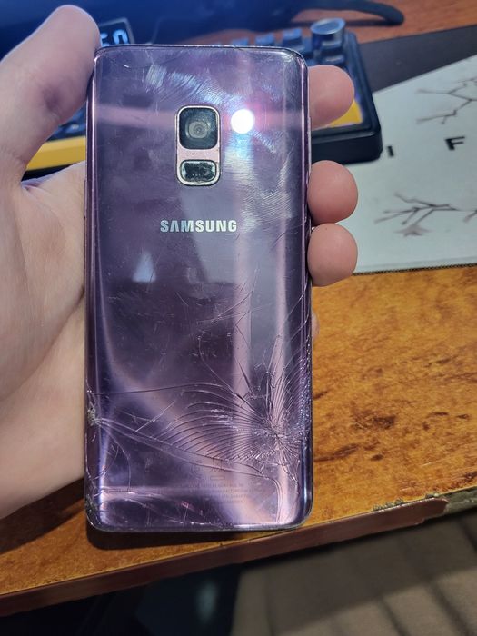 samsung s9 4/64 разбитое заднее стекло