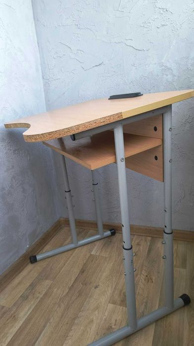 Шкільна парта регульована. Стан б/у