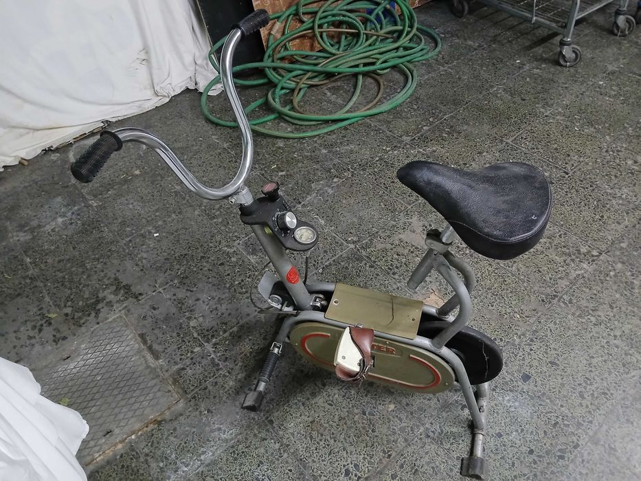 Bicicletas fixas / estáticas - Fitness