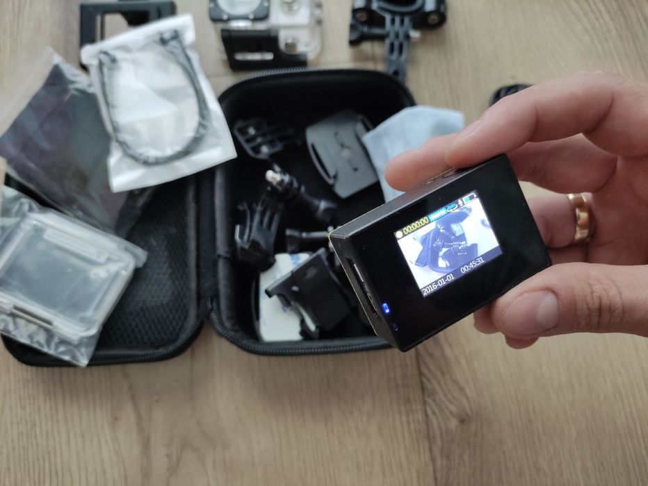 Kamera sportowa Sjcam sj4000 wi-fi + akcesoria. Jak nowa