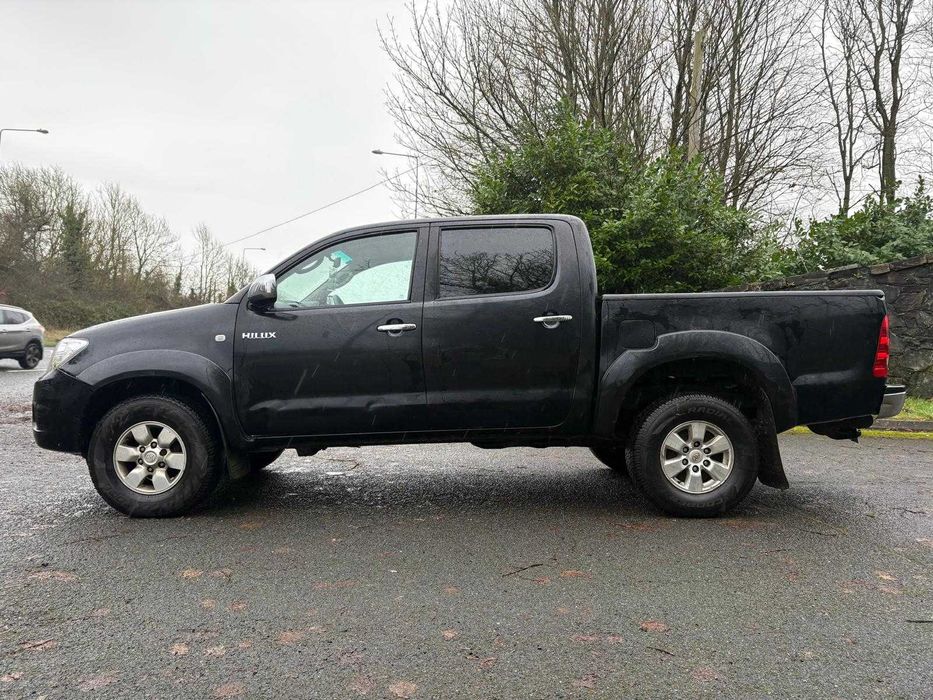 Пікапи (Hiluxy, Nawara, L200) з Ірландії