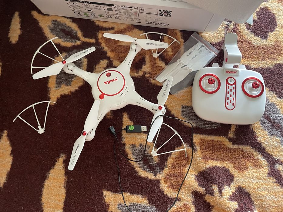 Дрон квадрокоптер Syma X5UW-D