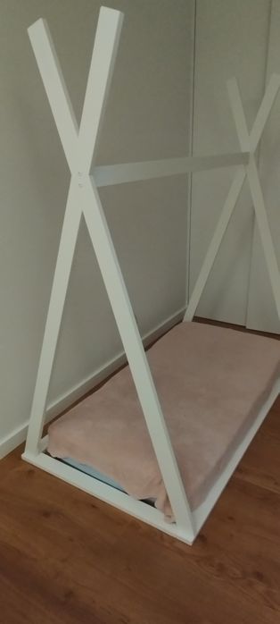 Cama Montessori, com colchão