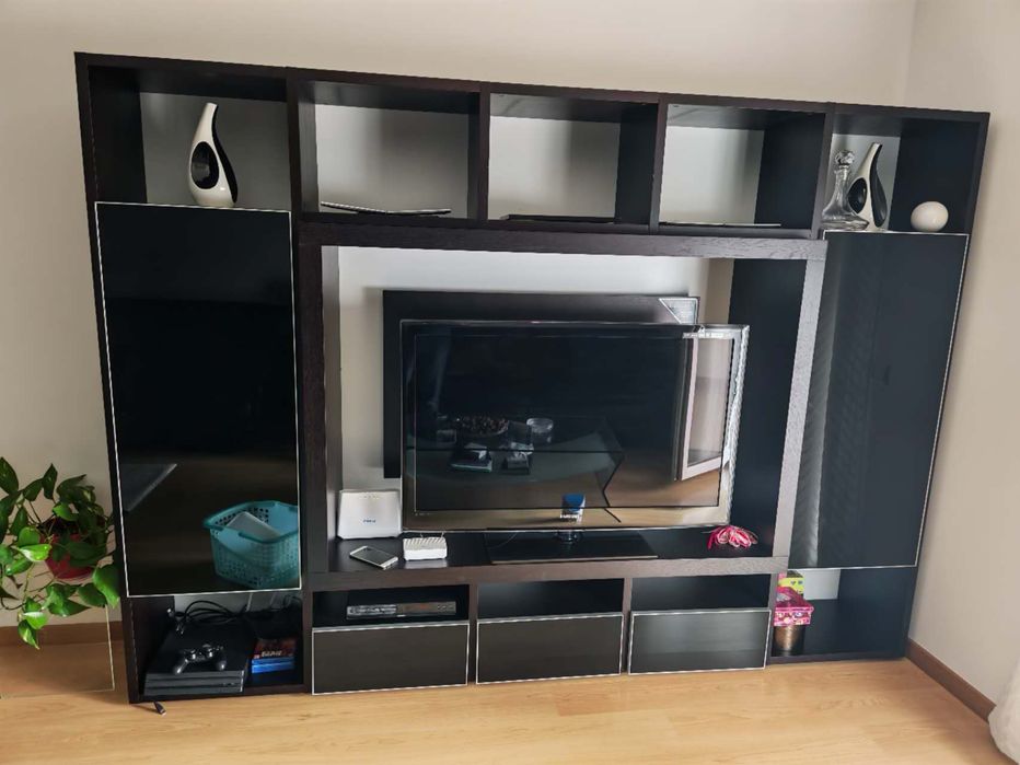 Movel para televisao de madeira