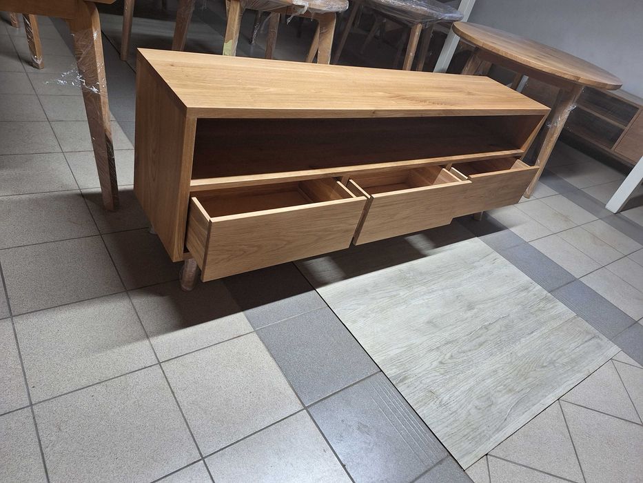 Komoda Szafka RTV dębowa lite drewno ( na magazynie )