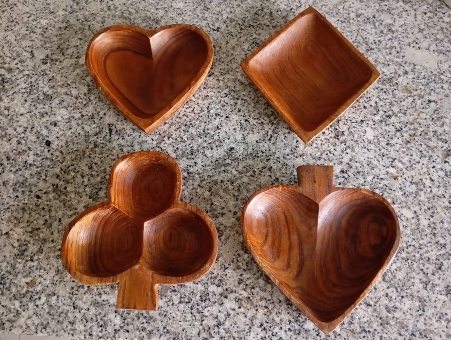 Solid Wood Appetizer Set with Playing Card Suit Theme512741985087672320