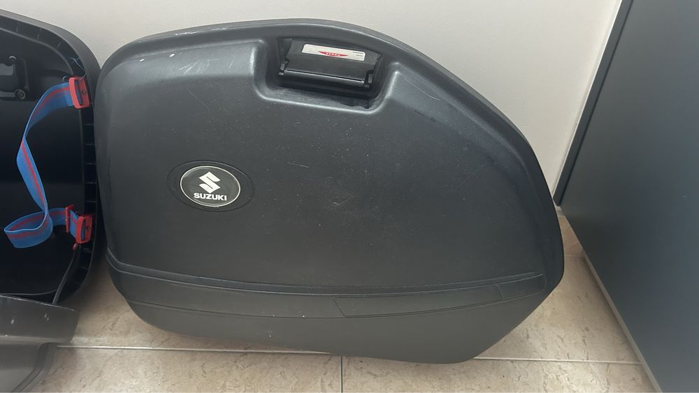 Malas laterais de origem da suzuki e top case