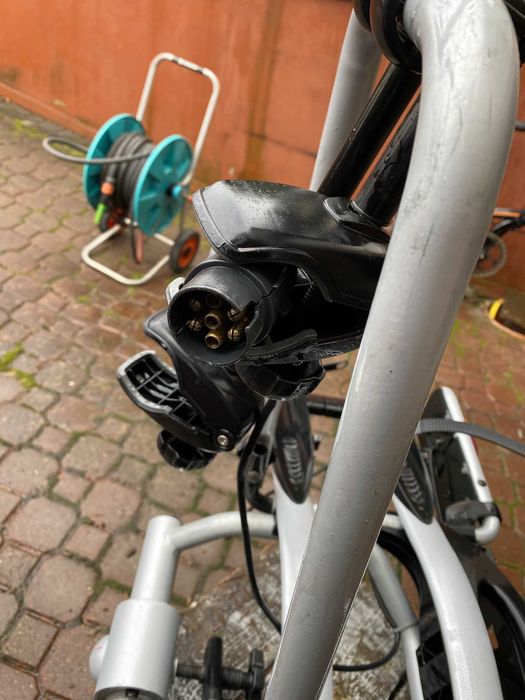 Bagażnik Rowerowy na Hak THULE - Solidny i Funkcjonalny!