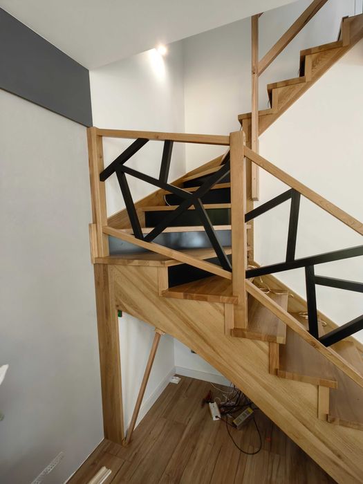 Schody drewniane na beton