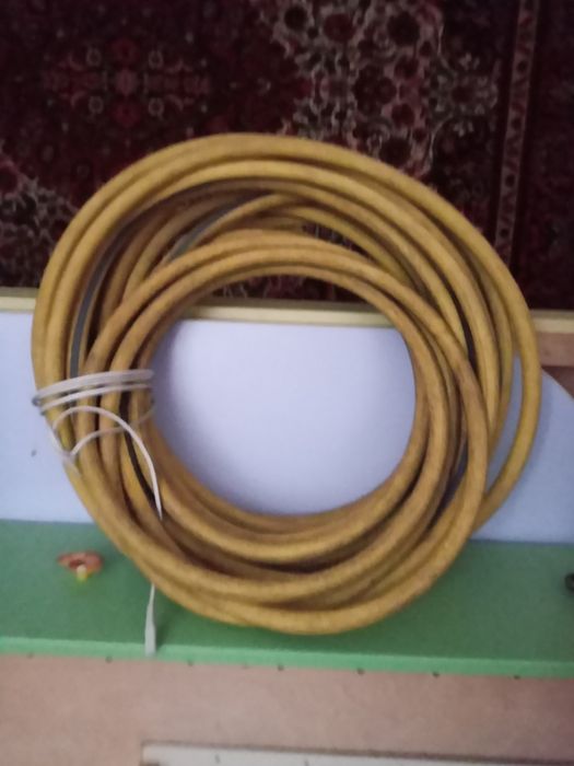 Продам резиновий шланг.