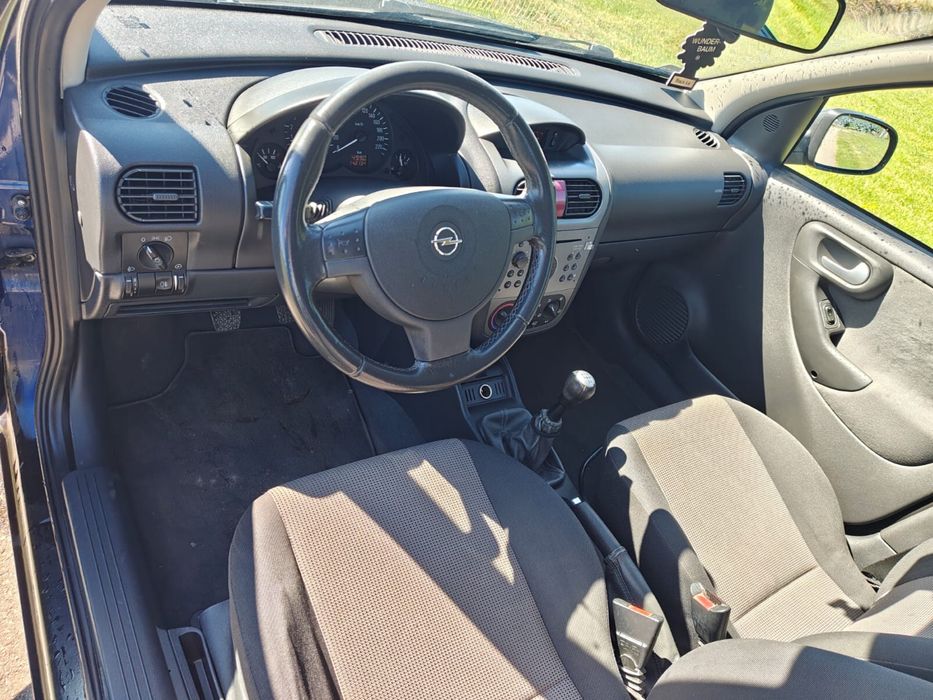 Opel Corsa C 1.2 2004r