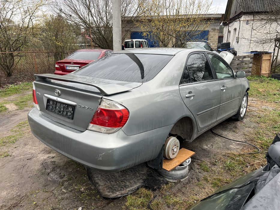 Разборка Toyota Camry 30 2004 року 2.4 Автомат