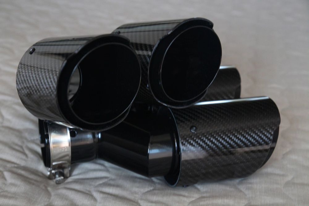 Насадки на глушник із справжнього карбона з глянцю чи мата Akrapovic