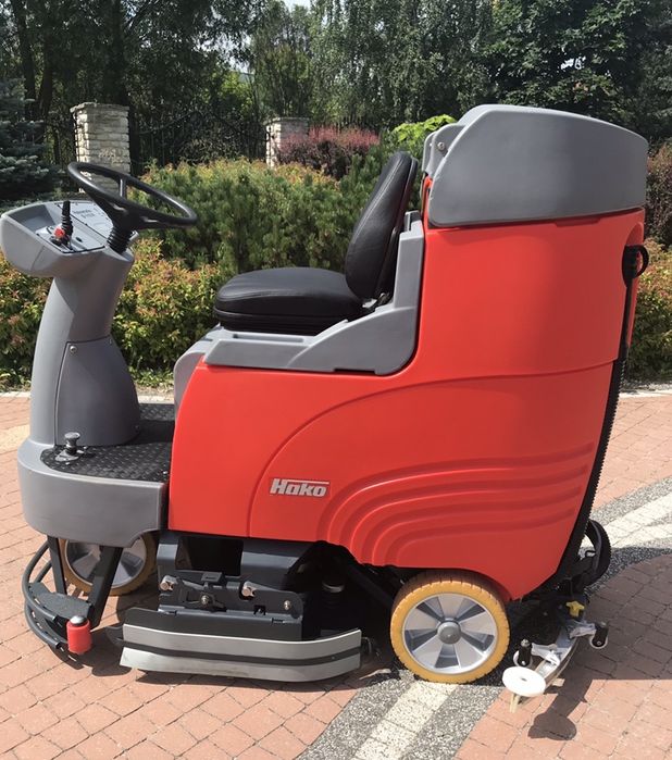 Maszyna czyszcząca Hako Scrubmaster 115R jak nowa