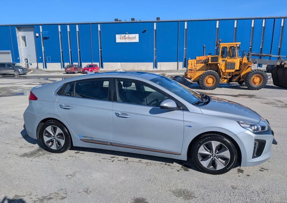 Hyundai Ioniq 2017 року 28кВт з Європи!