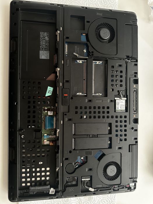 Dell Precision 7710 i7-6820HQ. 17.3 FullHD. Nvidia Quadro M4000M 4GB