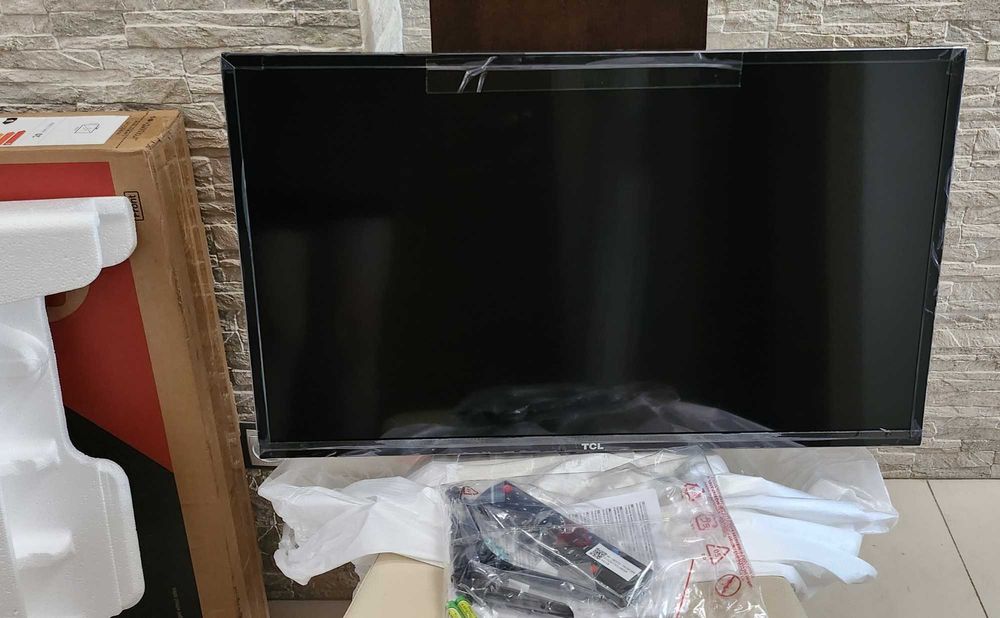 Telewizor TCL led 32 cale Nowy