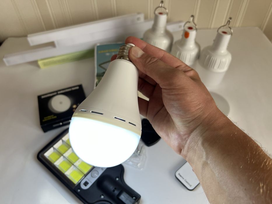 Лампа на акумуляторі 12 w, резервне живлення, led фонарь, e27 e 27