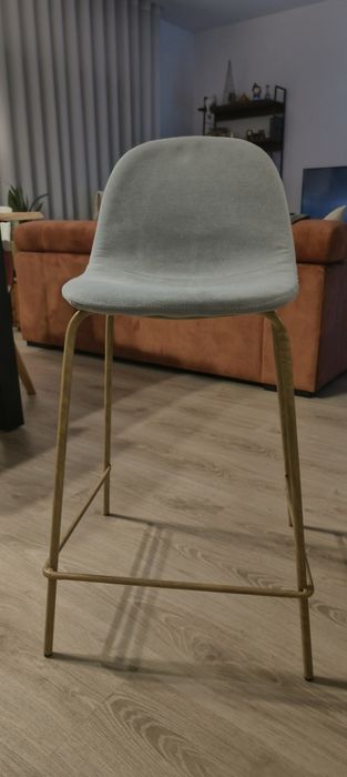 Bancos altos estilo cadeira