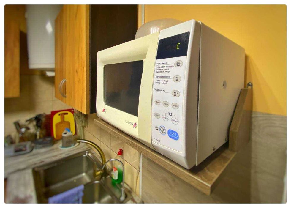 Комфортний хостел з гарним ремонтом. Метро Голосіївська 5 хвилин пішки