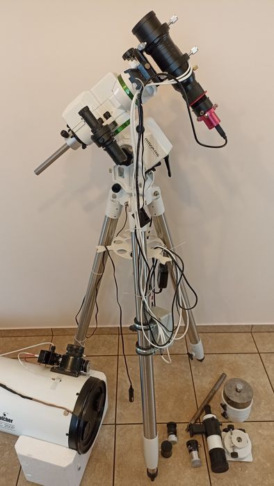 Teleskop astronomiczny z statywem