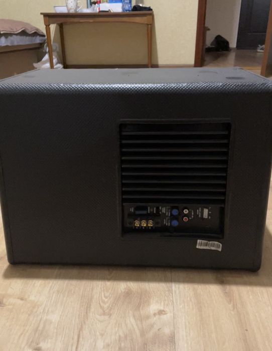 Активный Сабвуфер Cyclone