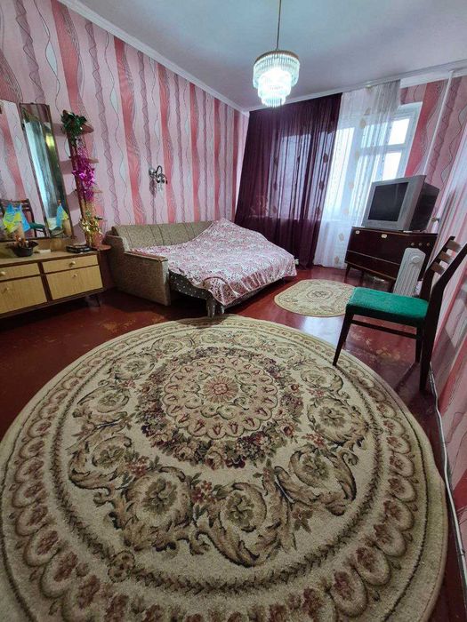 Продам 3 кімн. квартиру в р-ні 3 лікарні. 4/5 пан. будинку. 37000