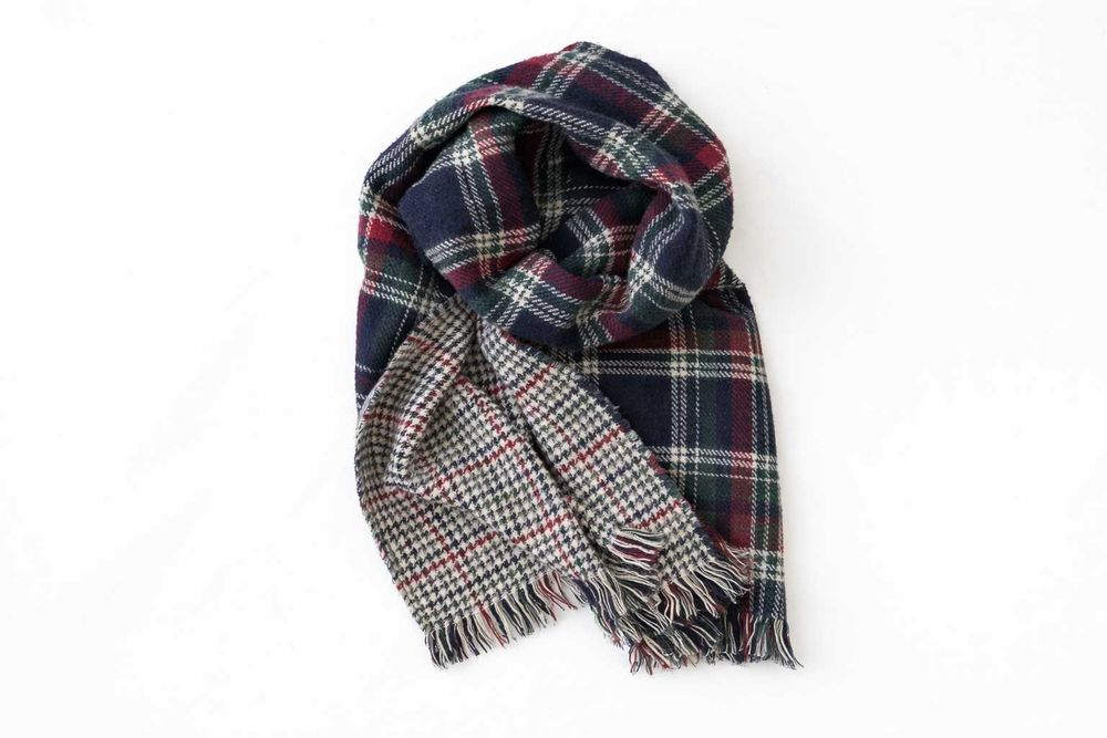 Szal klasyczny tartan scarf plaid granat zieleń frędzle reversible