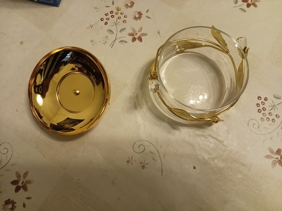 Frasco dourado com cristais austríacos