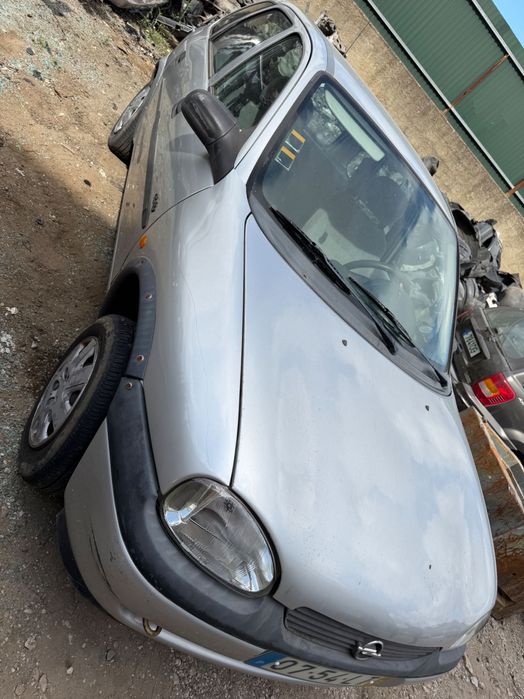 Opel Corsa B para peças
