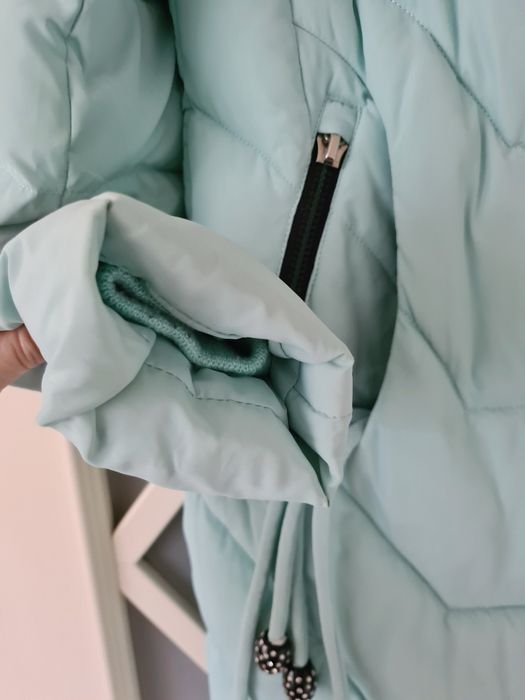 Пуховик в ідеальному станні