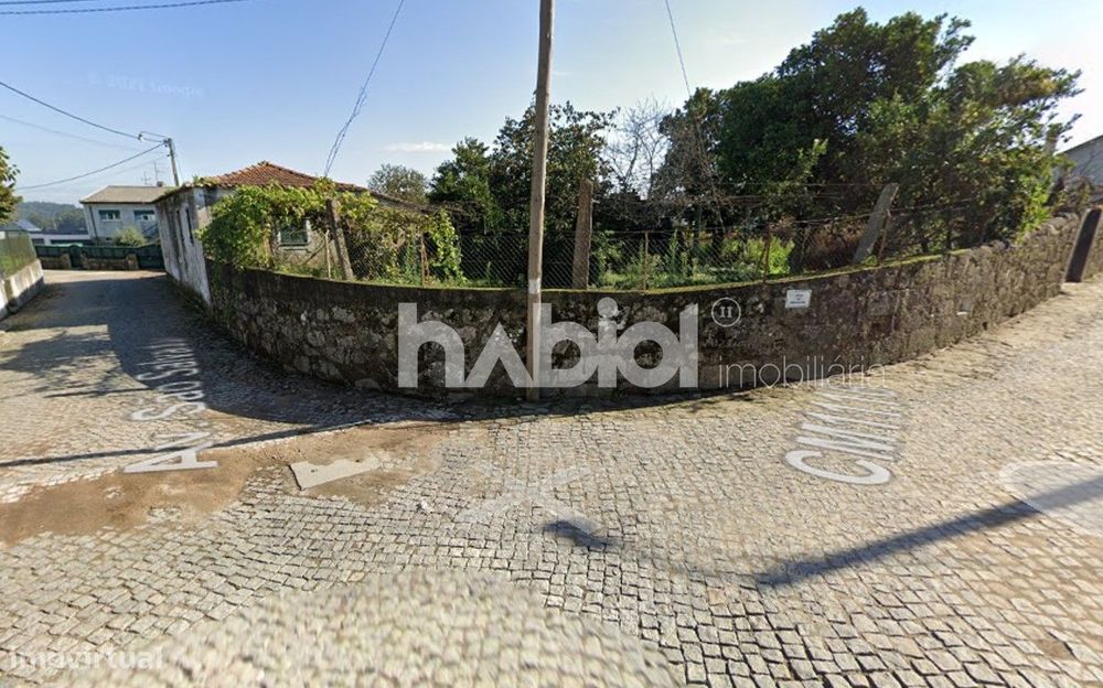 Moradia para restauro e terreno de construção em Fornelos, Barcelos