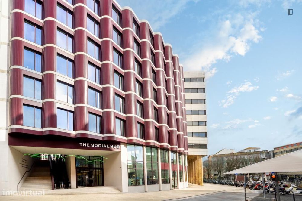 Quarto - localizado em Santo Ildefonso Porto