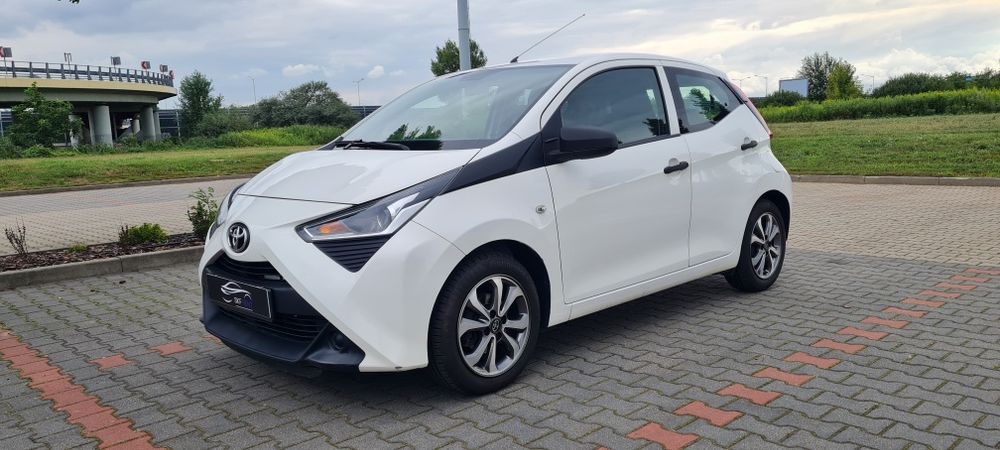 Wynajem samochodu Warszawa - Toyota Aygo - cena za 30 dni- 1650 zł