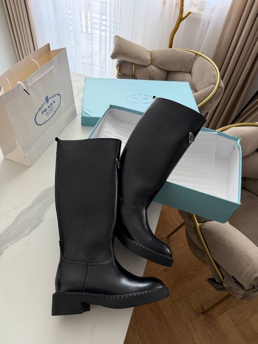 Чоботи в стилі прада