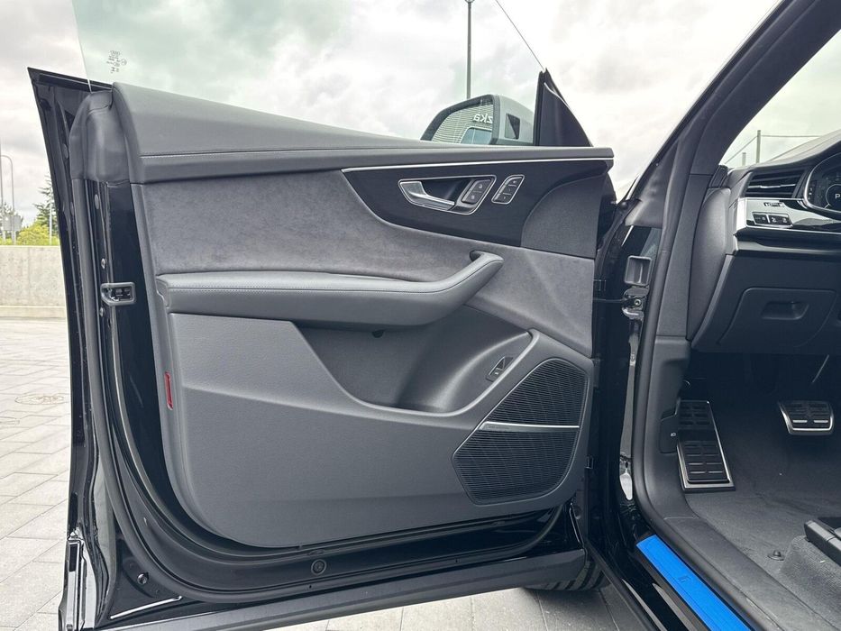 Audi Rs Q8 ||1560||Suv Performance 640 Km Tiptronic