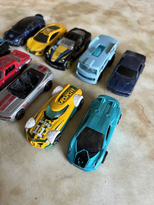 Машинки Hot Wheels