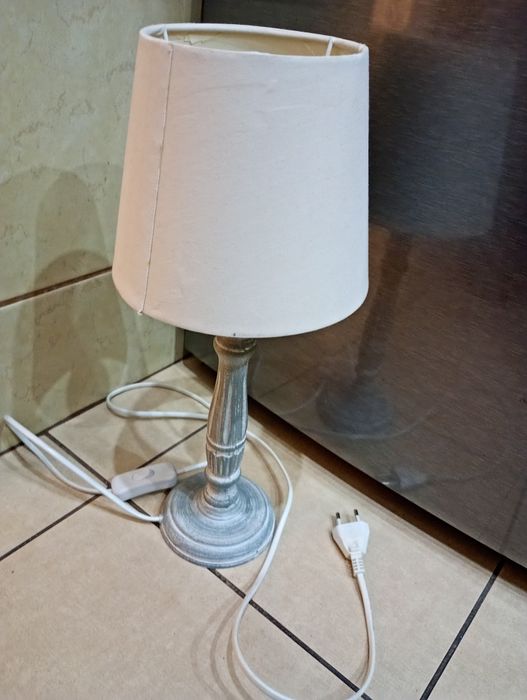 Lampa stołowa szara