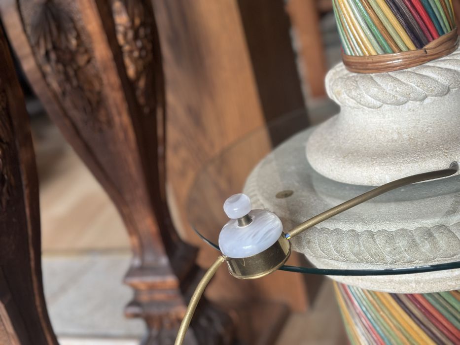 Unikatowa lampa ze stolikiem. Wlochy lata 80-te. Piaskowiec.