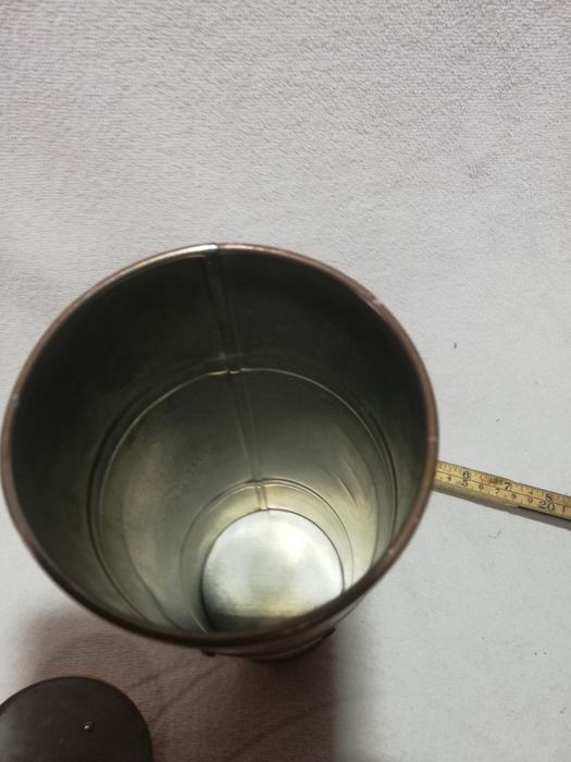 Nr. 13. Pojemnik miedziany z napisem spagetti