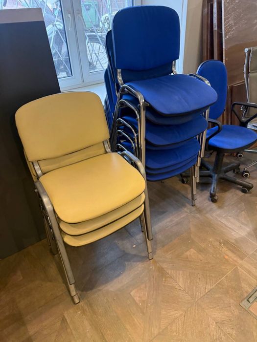 Продам мебель для офиса: столы, кресла, стулья, тумбы.