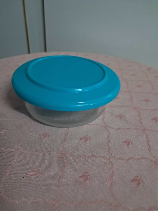 Various Tupperware Items440240675477923847