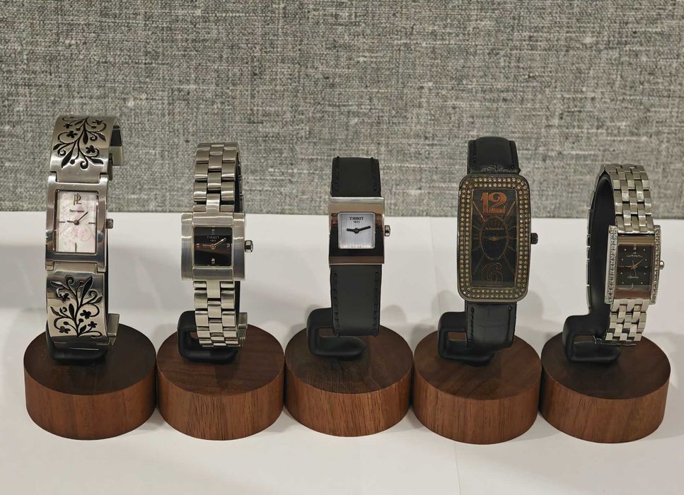 Жіночий годинник часы Continental Sapphire