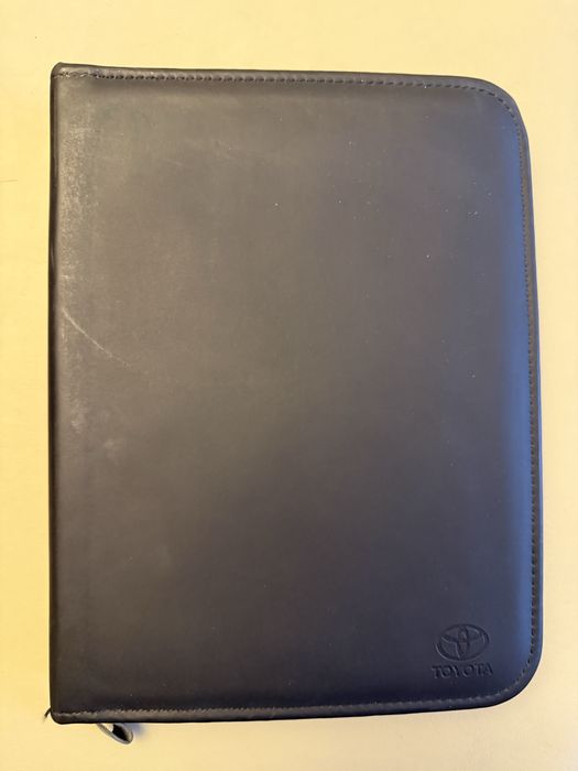 Пака для  сервисных документов Тойота  ОРИГИНАЛ