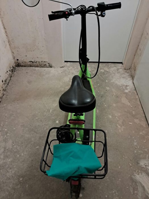 Hulajnoga elektryczna z siedzenim Manta